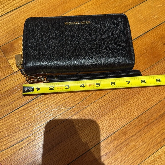 Michael Kors wristlet wallet - Picture 6 of 6